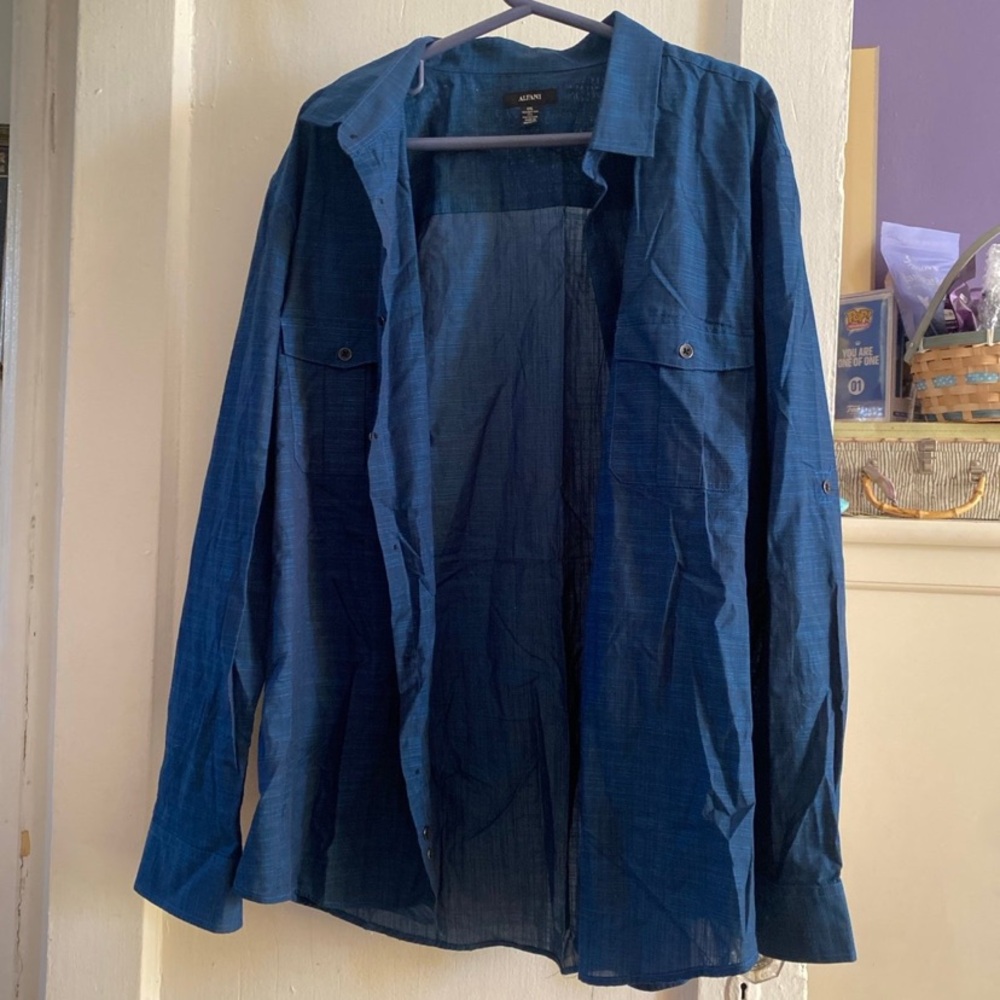 Alfani Men’s button down-XXL
Blue 
In great condition